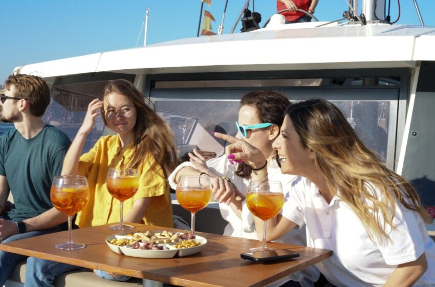 Boat Restaurant in Barcelona
