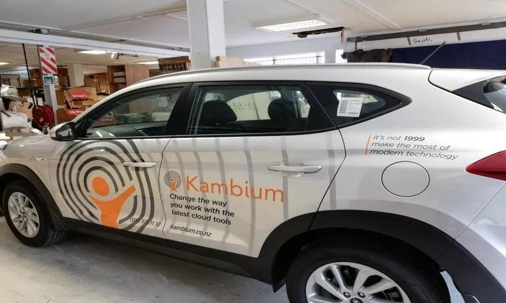 9 Benefits of Professional Vehicle Sign Writing for Your Business