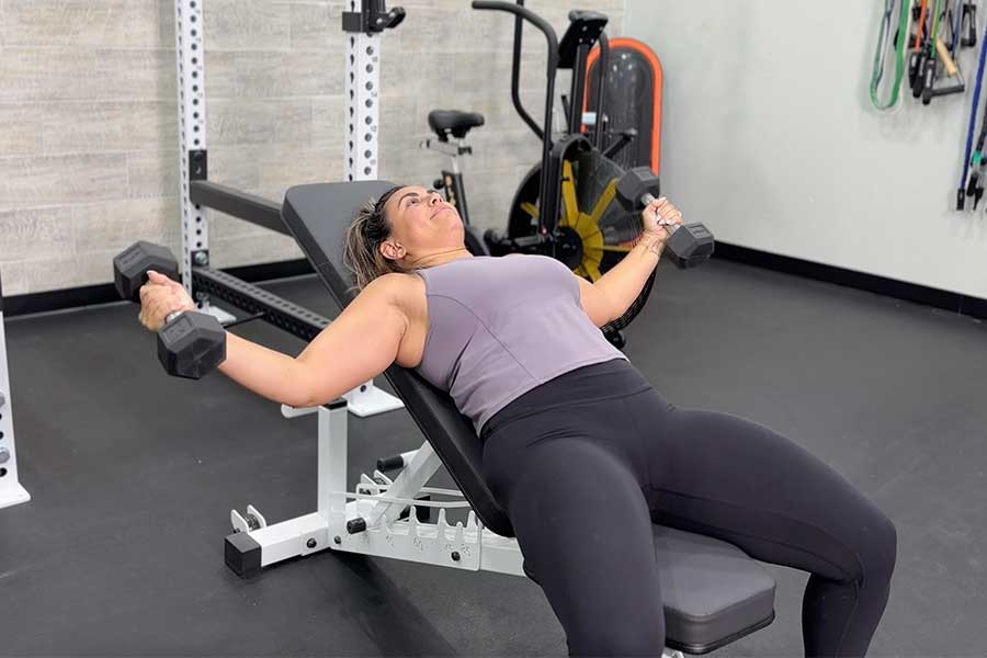 The Advantages of Body Strength Training with Incline Fly Workouts