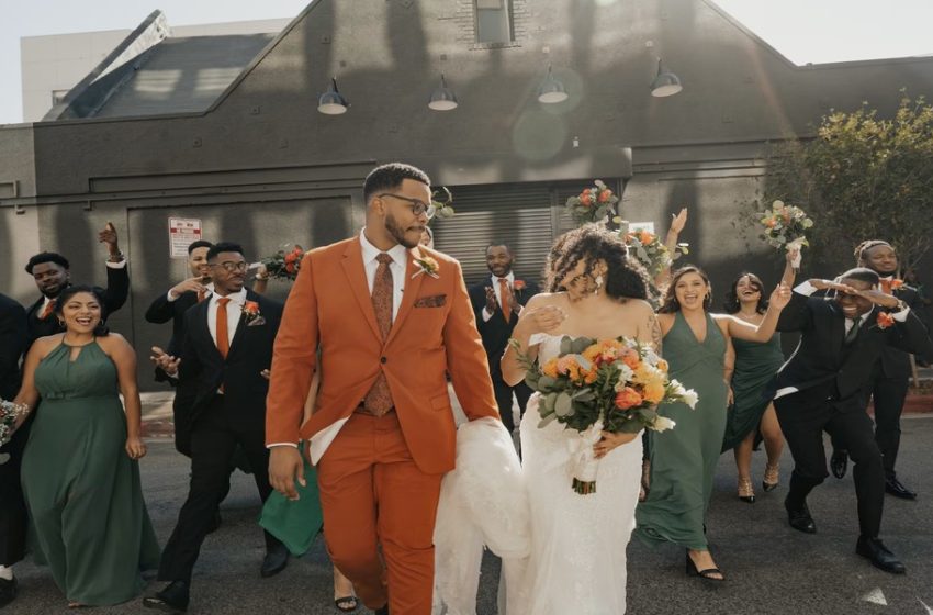  The Complete Style Guide to Groomsmen Suits for Modern Weddings